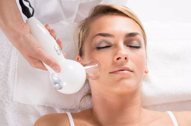 Vakumlu masaj prosedürü yüz cildinizin temizlenmesine ve kırışıklıkların giderilmesine yardımcı olacaktır. 